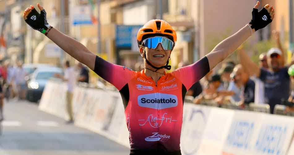 Giulia Giuliani trionfa nella prima tappa del Giro delle Marche in Rosa