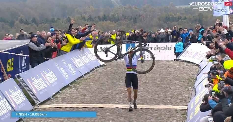 Lucinda Brand domina il Campionato Europeo di ciclocross a Col du VAM