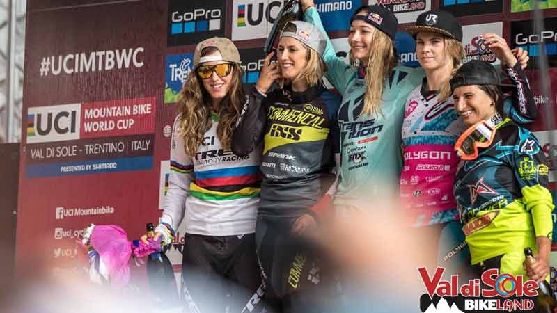 UCI Mountain Bike World Cup Finals DH: Myriam Nicole è la neo Campionessa del Mondo, ma la regina della finale è Tahnée Seagrave